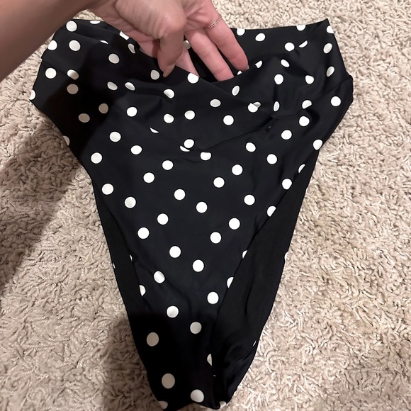 New without tags bottom polka dots swimsuit - Picture 4 of 4